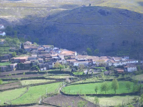 Aldeia de Parada de Monteiros